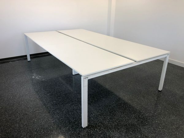 mesa-multipuesto-blanca-segunda-mano-oficina-coworking-barcelona