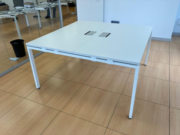 mesa-blanca-coworking-oficina-segunda-mano-barcelona
