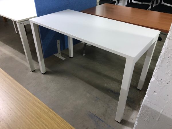 mesa-rectangular-oficina-blanca-segunda-mano-barcelona