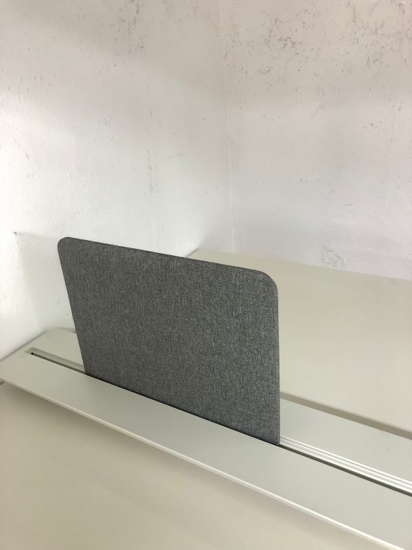 panel-mampara-separador-mesa-oficina-segunda-mano-gris