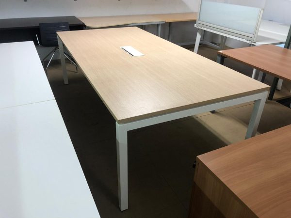mesa-reuniones-oficina-rectangular-haworth-barcelona