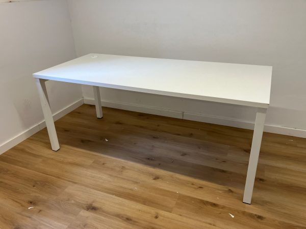 mesa-blanca-rectangular-oficina-segunda-mano-barcelona