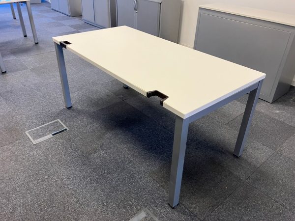 mesa-oficina-rectangular-blanca-segunda-mano-steelcase-barcelona