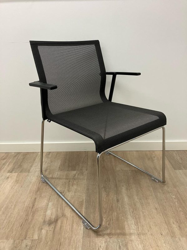 silla-confidente-oficina-icf-italia-segunda-mano-barcelona-negro